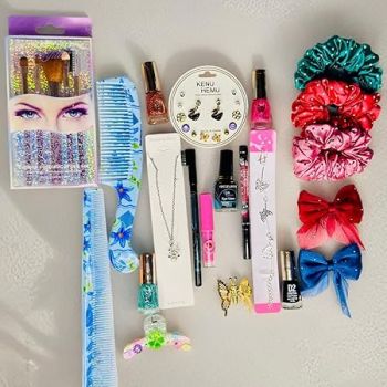 QUESSA Beauty 15 Gift Set With Makeup Brushes| Hair Accessories| Nail Polish| Earrings Set| Satin Scrunchies| Hair Bows| Eye liner| Comb| Hand Chain